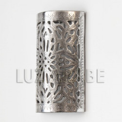 Aplique de aluminio pulido y grabado con dibujo de flor