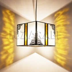 Lampara pendiente andalusí de cristal blanco y mostaza