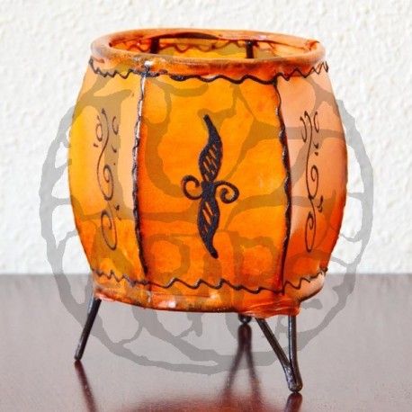 Portavelas hexagonal de cuero pintado con henna