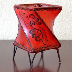 Portavela twist de cuero pintado con henna