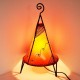 Lampe pyramide à base ronde de cuir peint au henné