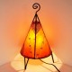 Lampe pyramide à base ronde de cuir peint au henné