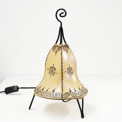 Lámpara campana de cuero pintada con henna