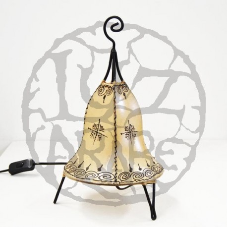 Lampe de table forme de cloche de cuir peint au henné