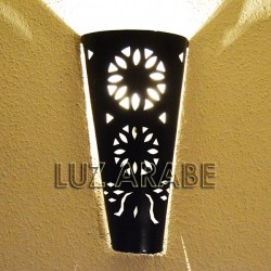 Aplique de pared antorcha de forja calada