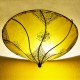 Plafonnier en forme de lys jaune